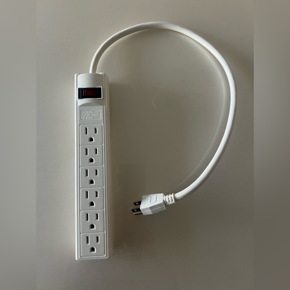 IKEA 6 Outlet Power Strip with Switch? Grounded 19 3/4